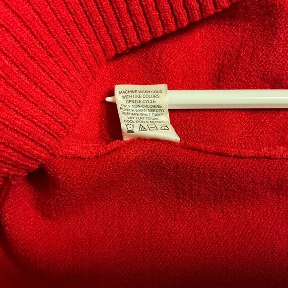 Red Off Shoulder Sweater Large Long Sleeve Ribbed No Comment Knit Top - Picture 6 of 6